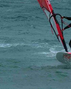 Winter northerly winds in thr bay