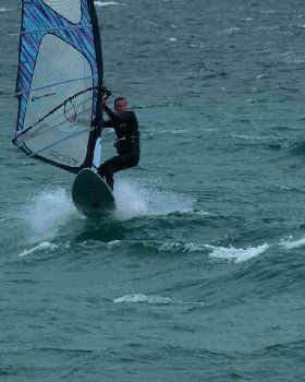Winter northerly winds in thr bay