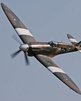 Spitfire 19 AeroMobile2 Photo 1  2009-J-M POINCIN 6318x1024