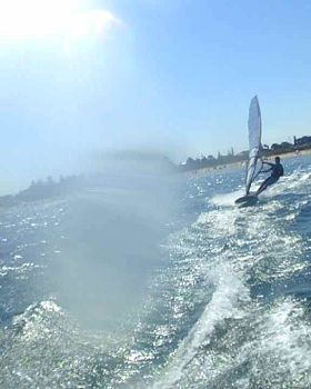Photos of random people windsurfing 9/Feb or 21/Jan