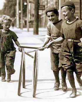 Boys with hoops on Chesnut Street