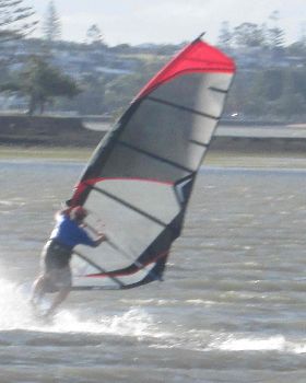 ManlywindsurfFeb 004 2