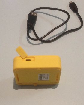 USB port open on pivot tie