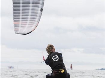Bridge Bro's Break World Sailing Record on Kites - Kitesurfing News