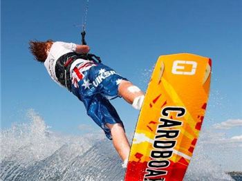 Australia Day Special - Two kites for price of one - Kitesurfing News