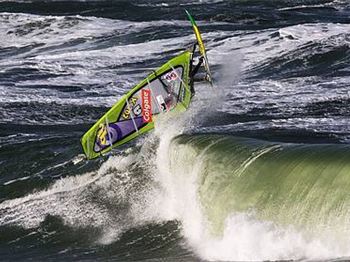 Horrocks Away - Top PWA wave sailor Phil Horrocks updates us on his winter plans - Windsurfing News