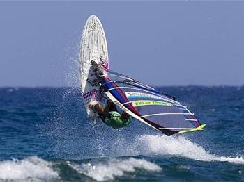 Introducing... - We catch up with freestyler Jo?o "Janj?o" Henrique - Windsurfing News