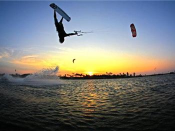 World Kiteboarding champion goes kitesurfing in North QLD - Kitesurfing News