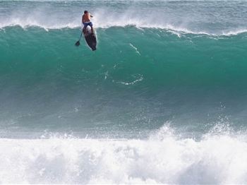 Finally! Some stand up paddling pics from the Xmas swell... - Stand Up Paddle News