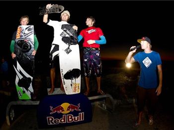 The Megaloop Challenge - and one massive kiteboarding crash - Kitesurfing News