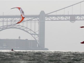 Bridge to Bridge Race won by Kiteboarders.. Again! - Kitesurfing News